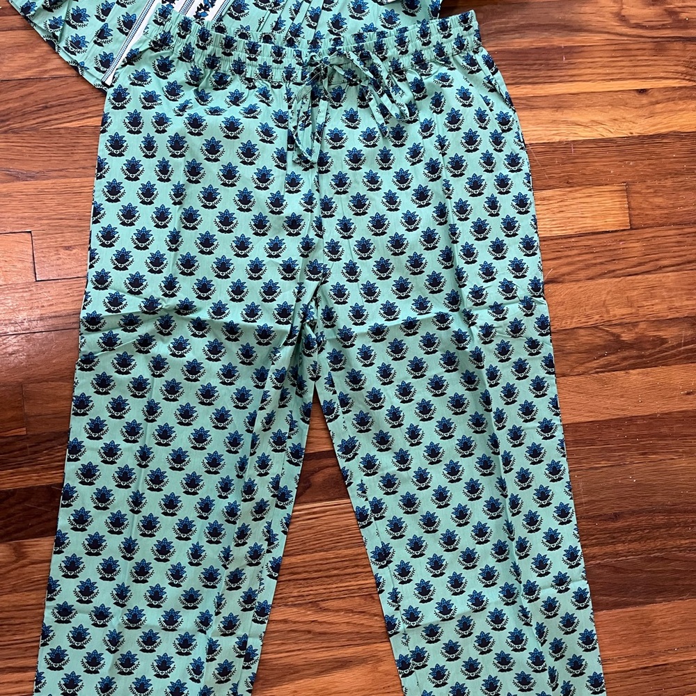 Ella Simone Pajama Set - Picture 3 of 9